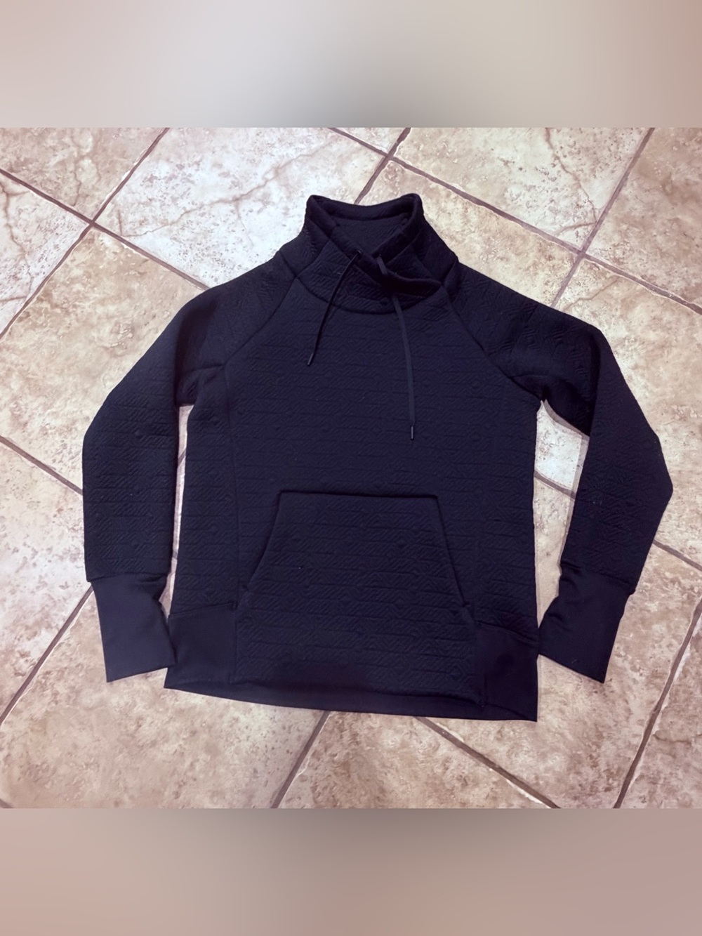 Athleta Quilted Jacquard Cowl Neck Sweatshirt Black XXS Thumbholes 159048-00